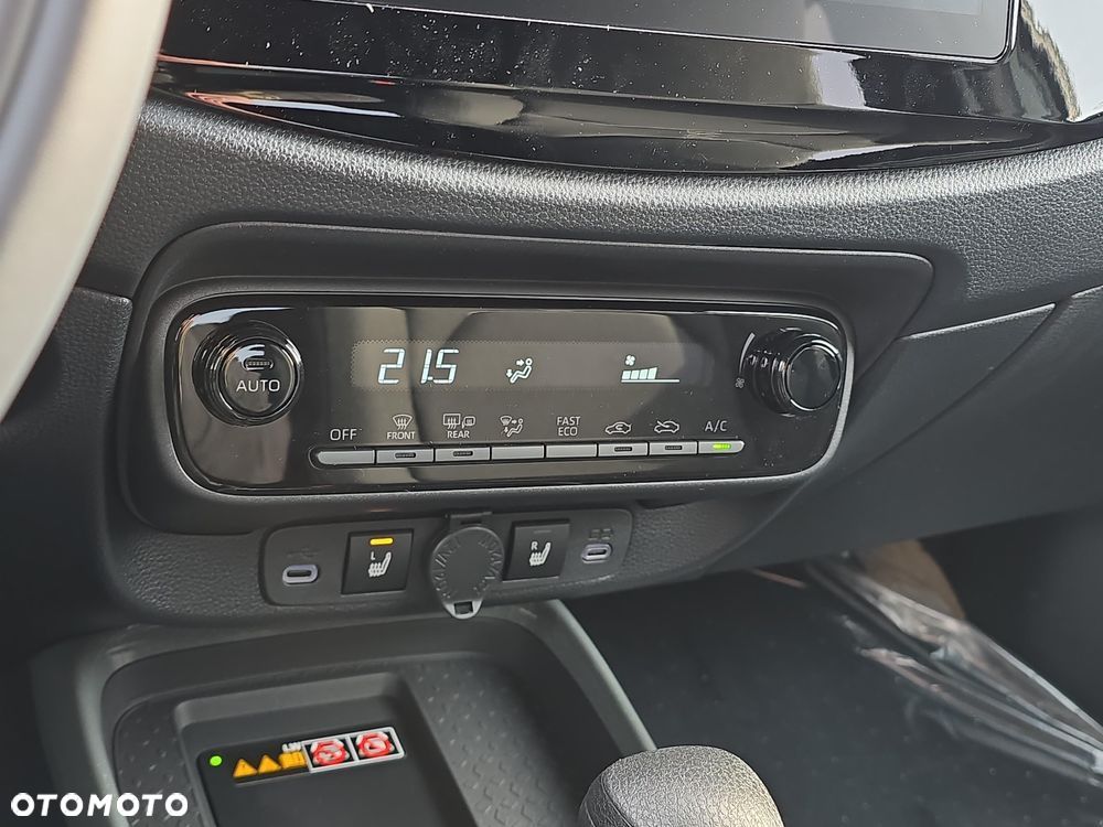 Toyota Aygo X Hybrid 1.5 Style e-CVT - 19