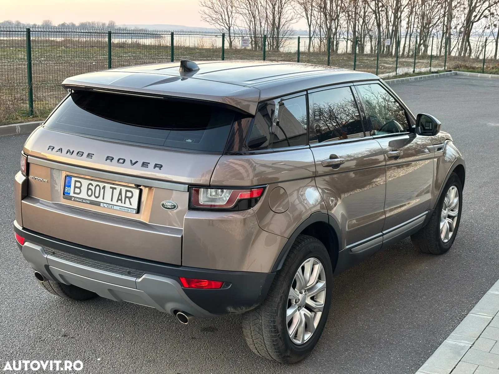 Land Rover Range Rover Evoque - 12