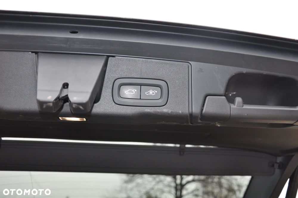 Volvo XC 60 T8 AWD Recharge Polestar Engineered - 17