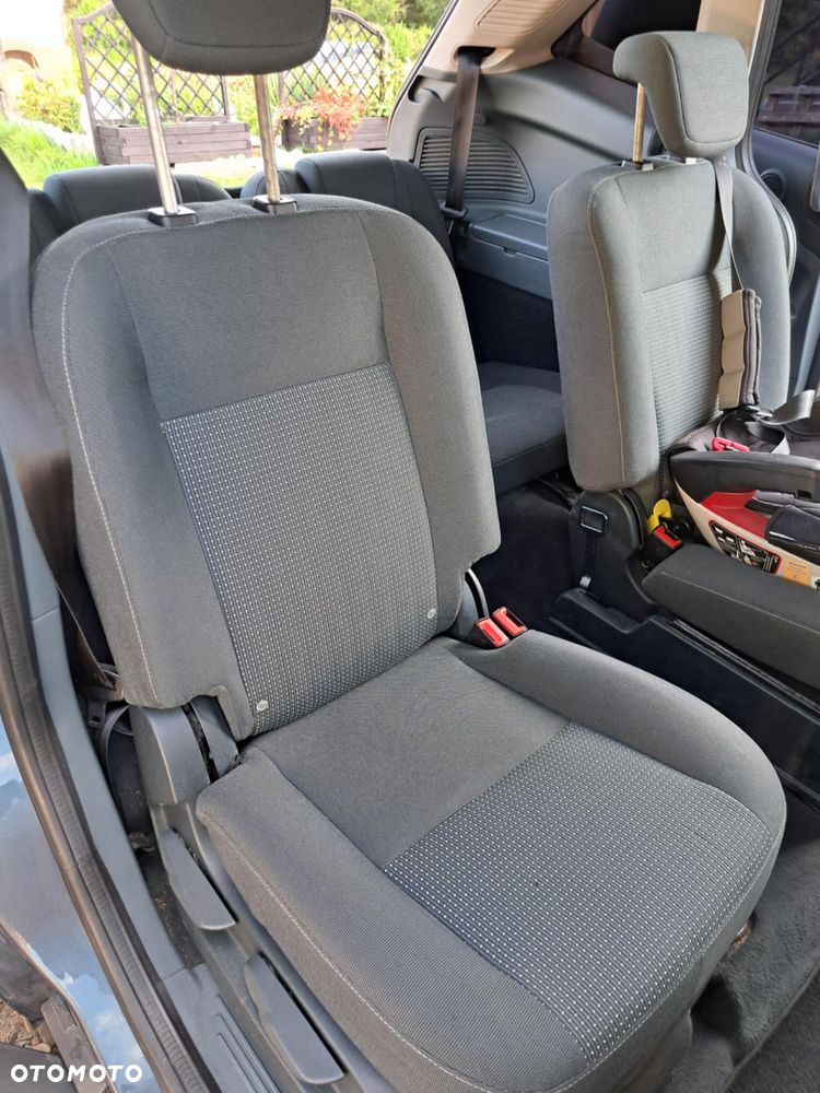 Ford Grand C-MAX - 13