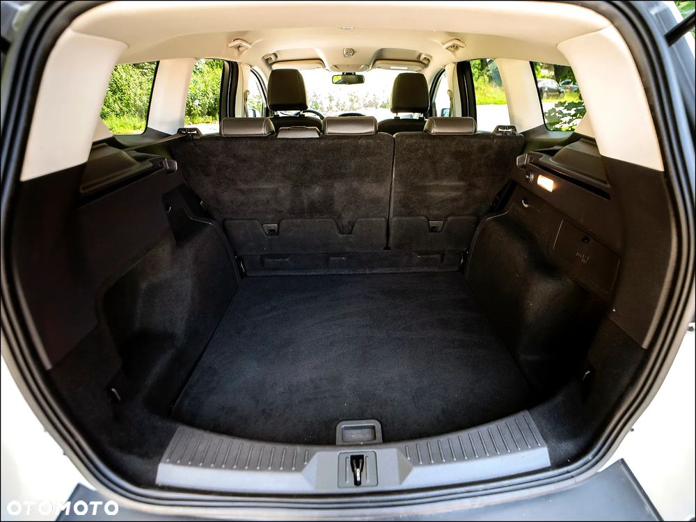 Ford Kuga - 33