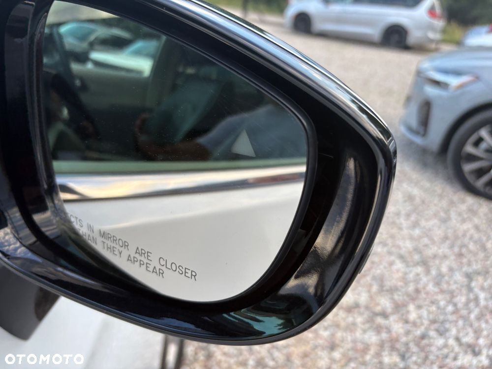 Chrysler Pacifica - 11