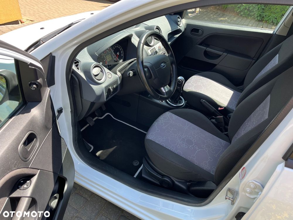 Ford Fiesta 1.4 Ambiente - 5
