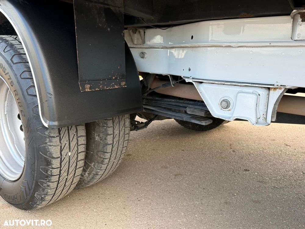 Mercedes-Benz Sprinter - 24