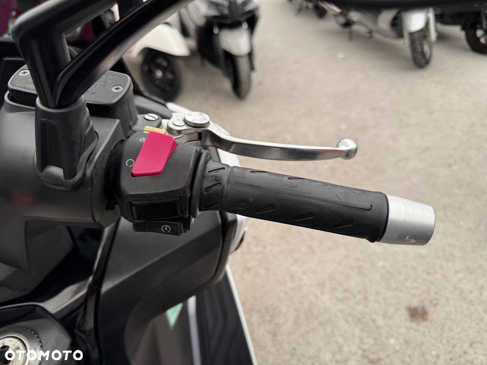 Kymco Downtown - 9
