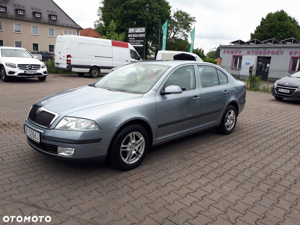 Skoda Octavia 1.6 FSI Ambiente - 1
