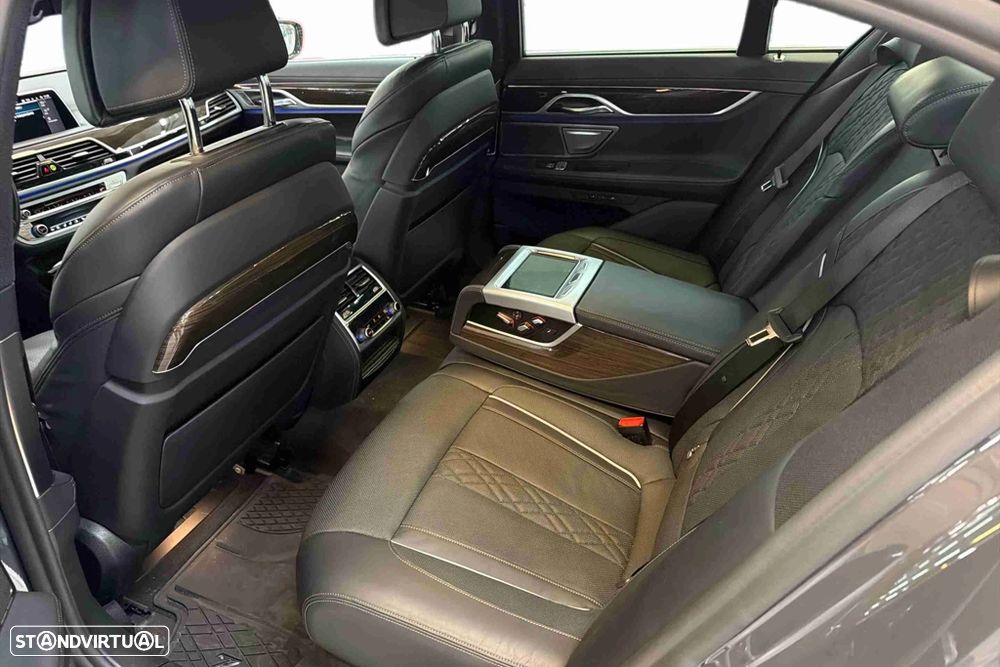 BMW 745 e iPerformance Pack M Auto - 9