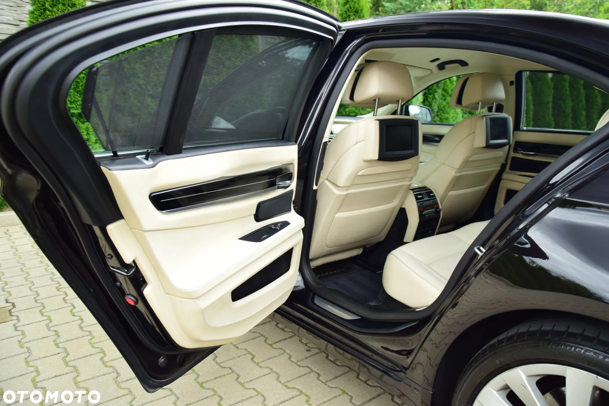 BMW Seria 7 740d - 23