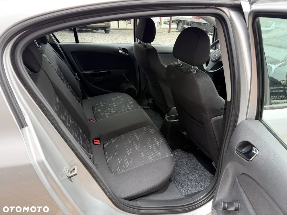 Opel Corsa 1.2 16V Essentia - 26