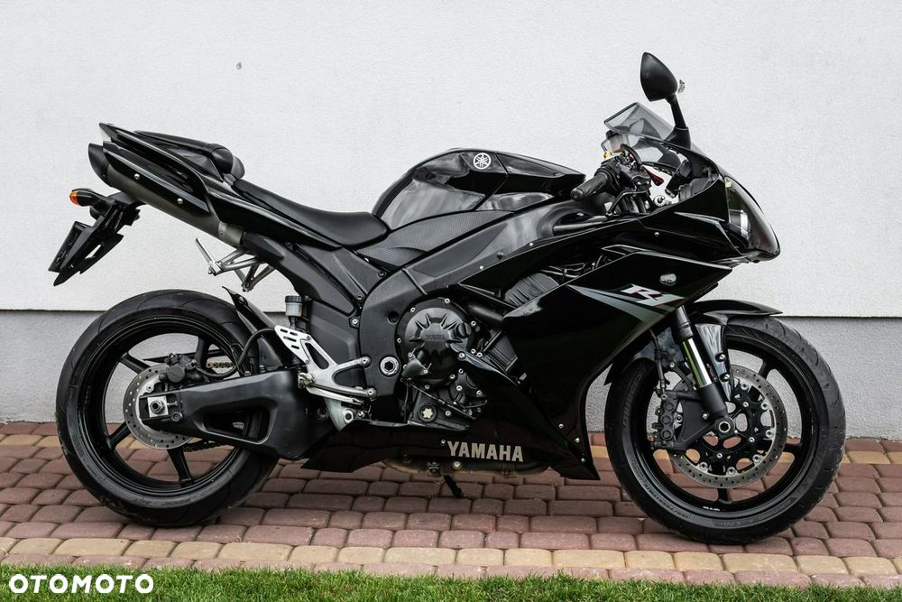Yamaha R1 - 2