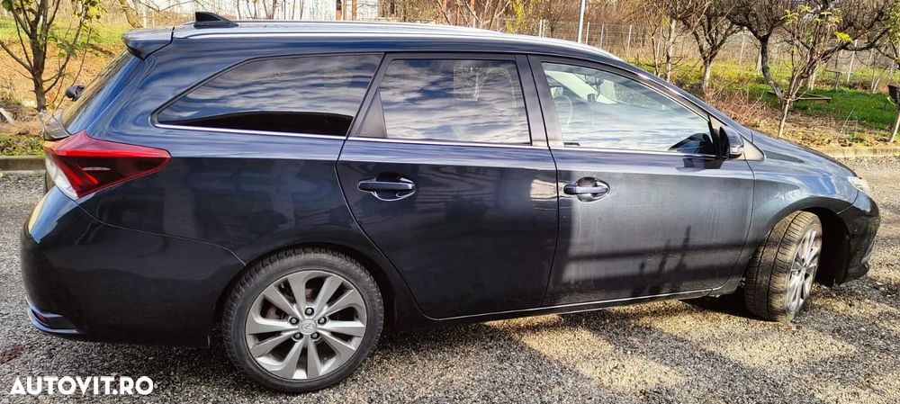 Toyota Auris 1.8 L VVT-i Sol+ - 3