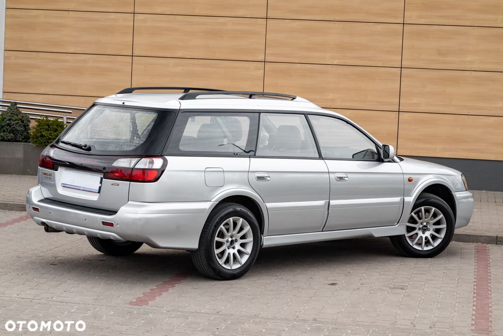 Subaru Outback 3.0 H6 - 4