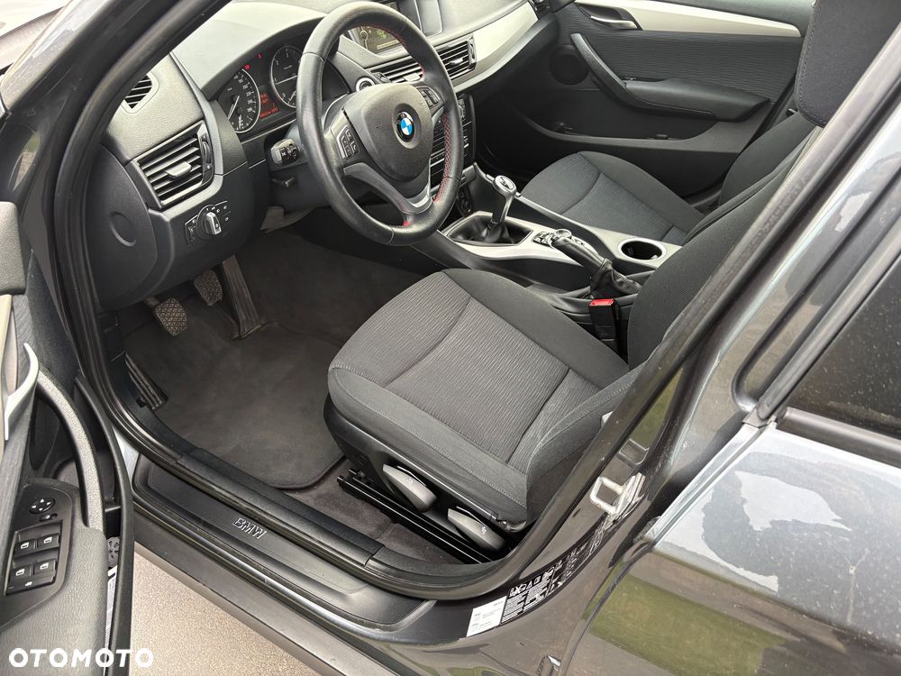 BMW X1 xDrive18d Sport Line - 16