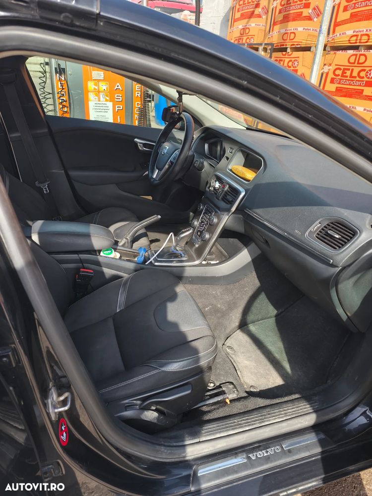 Volvo V40 D2 Powershift Momentum - 16