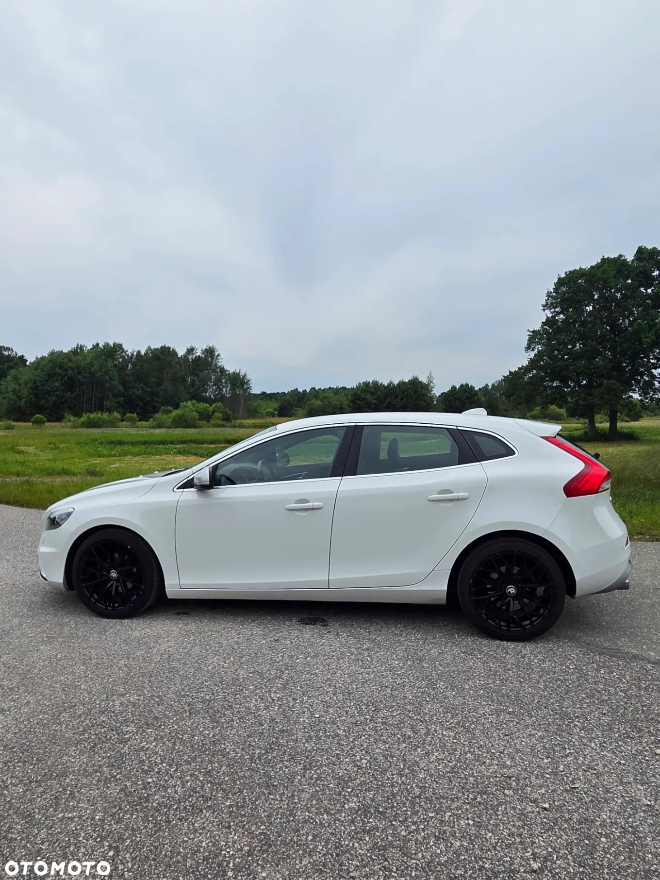 Volvo V40 D2 Drive-E R-Design Momentum - 3