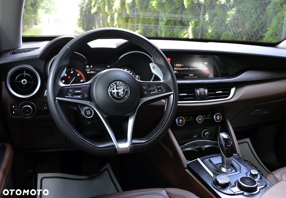 Alfa Romeo Stelvio 2.2 16V AT8 Business - 25