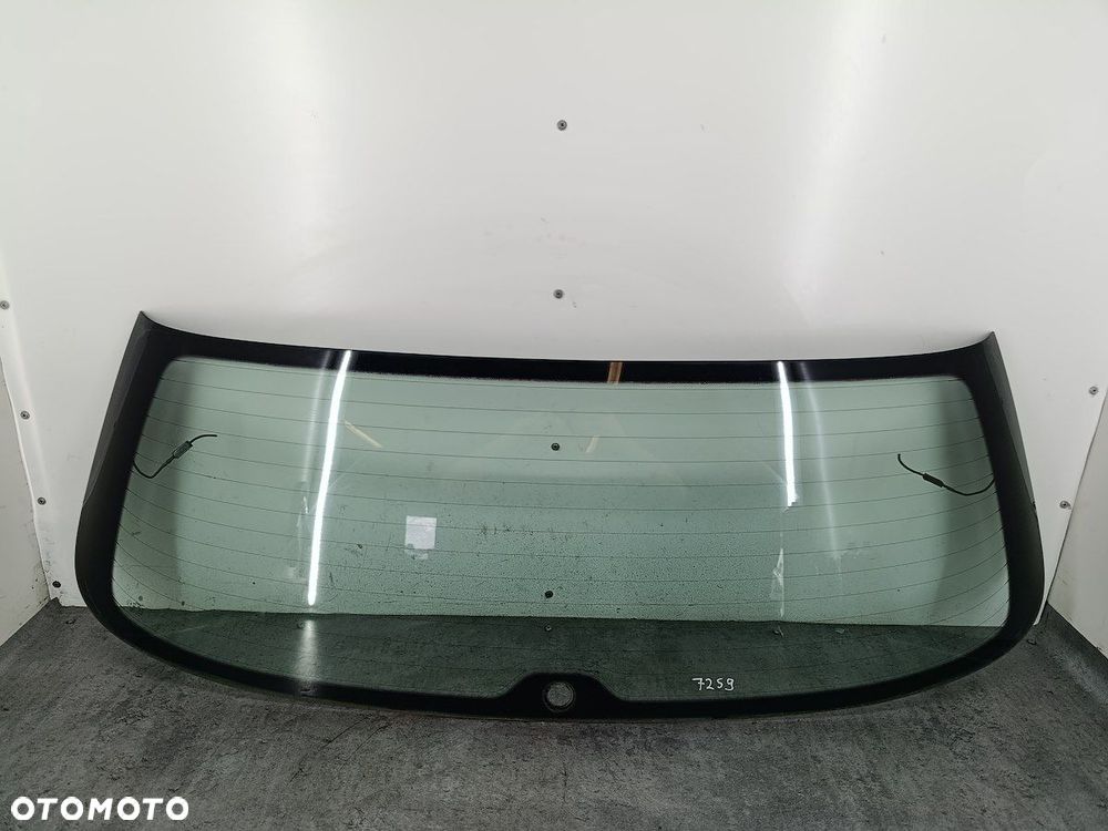 SZYBA KLAPY BAGAZNIKA VW PASSAT B6 KOMBI - 1