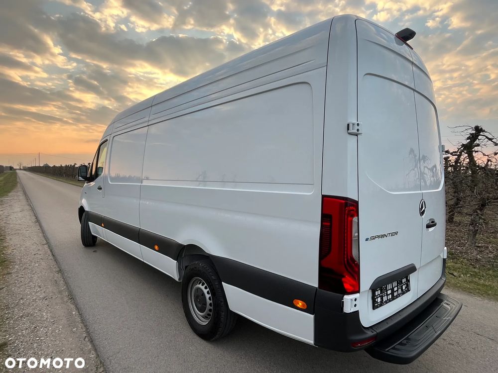 Mercedes-Benz 314 eSprinter Furgon 3.5t - 12
