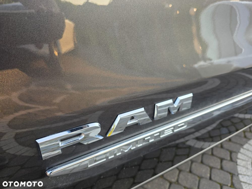 RAM 1500 Crew Cab Shortbed Limited - 12