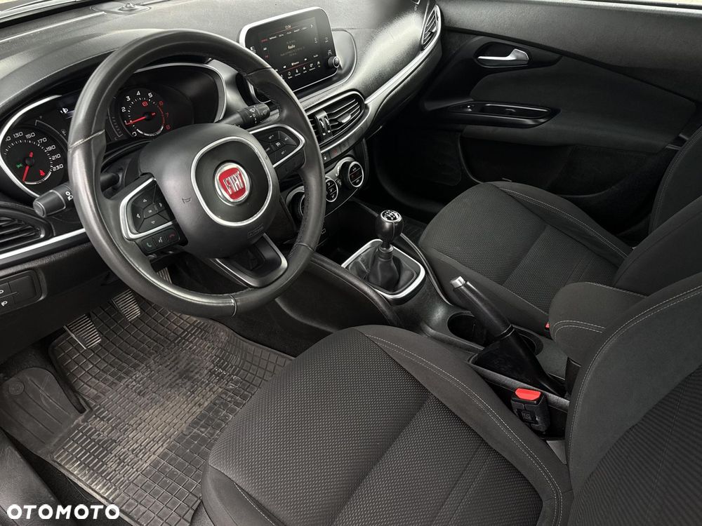 Fiat Tipo 1.4 16V Lounge EU6d - 9
