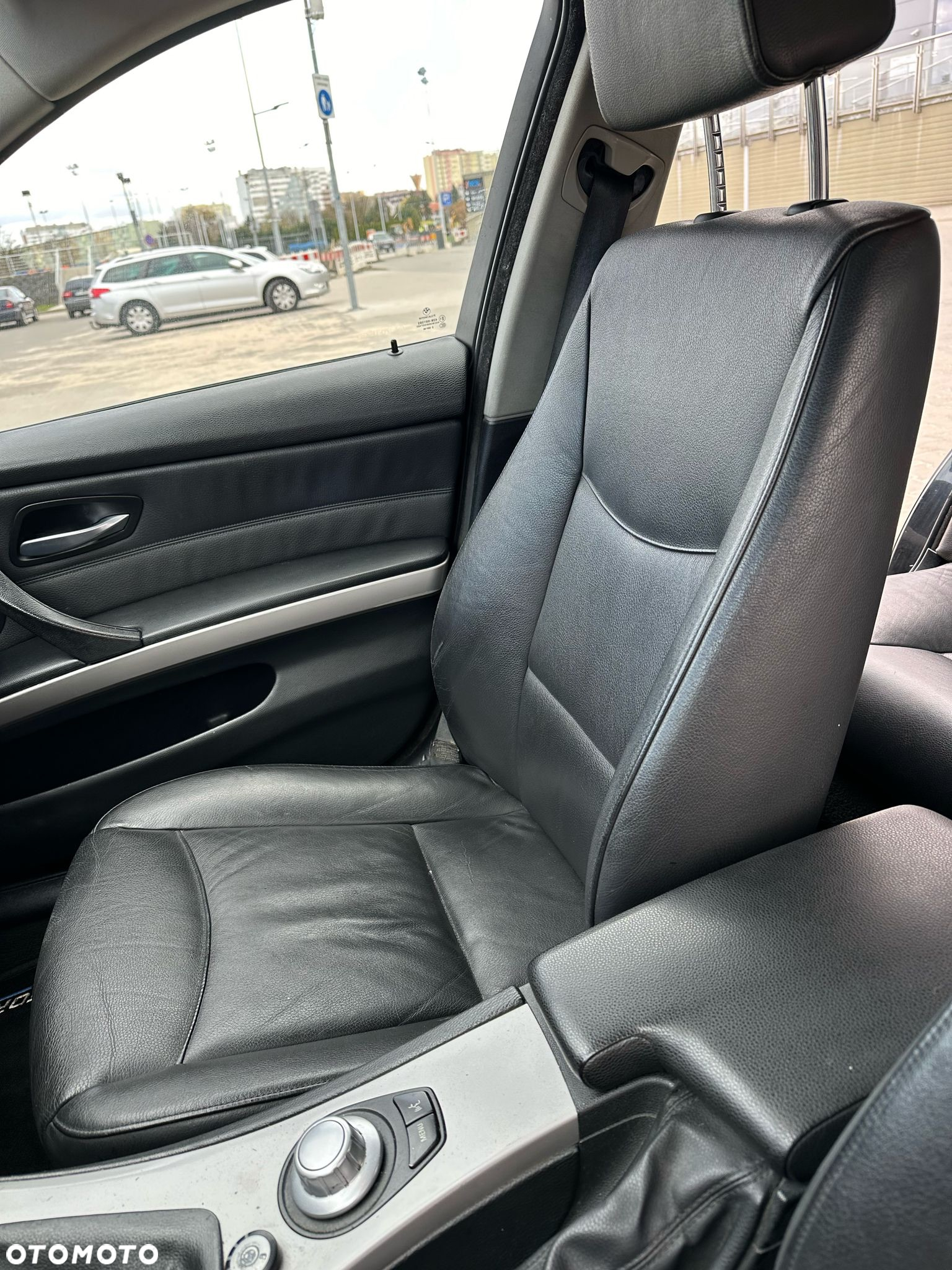 BMW Seria 3 318i - 9