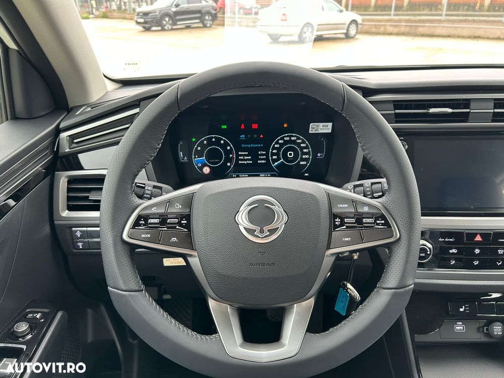 KG Mobility Korrando - 12