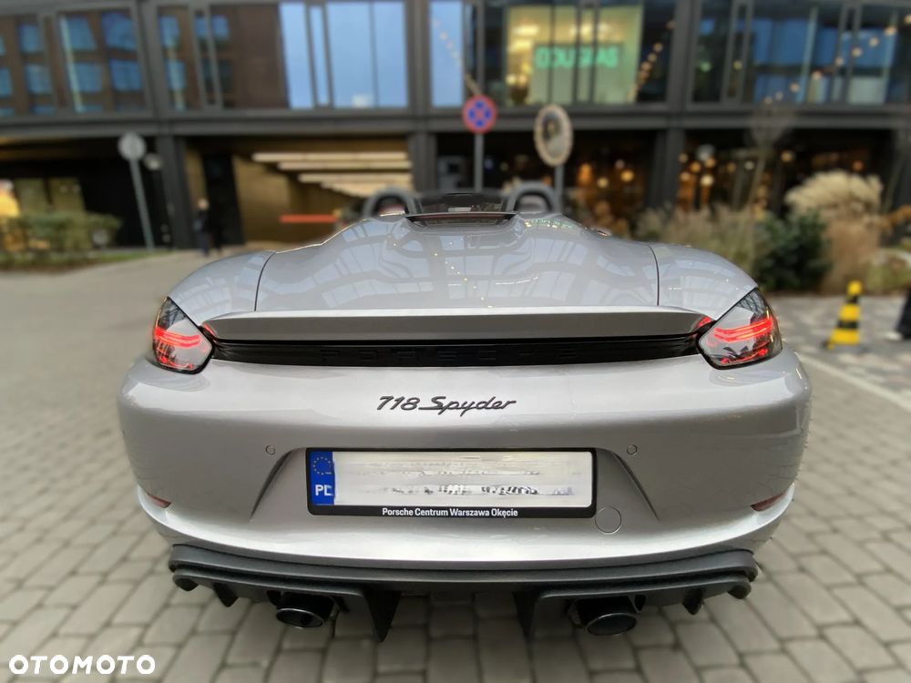 Porsche 718 Spyder - 13