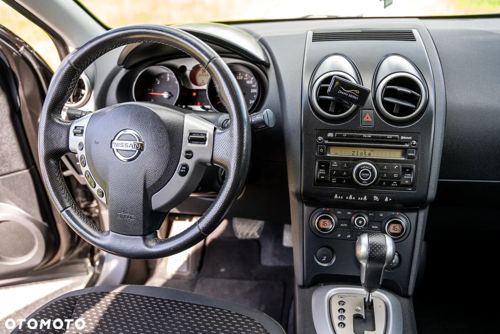 Nissan Qashqai 2.0 dCi 4 x 4 DPF tekna - 27