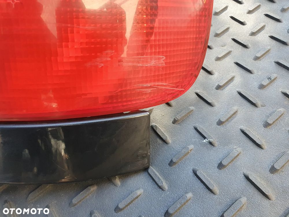 AUDI A4 B5 LAMPA PRAWY TYŁ PRAWA TYLNA 8D0945096 - 5