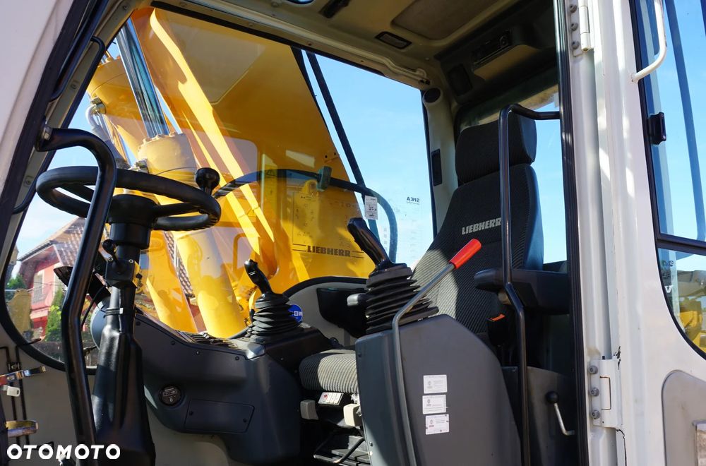 Liebherr A 312 - 6