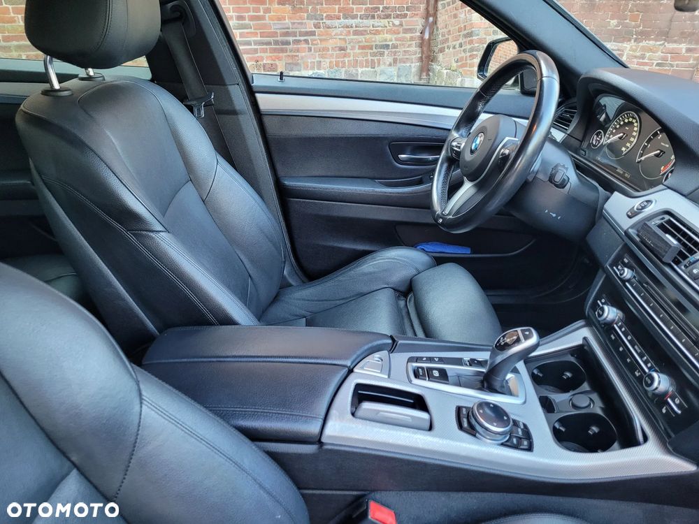 BMW Seria 5 530d xDrive Sport-Aut Luxury Line - 14