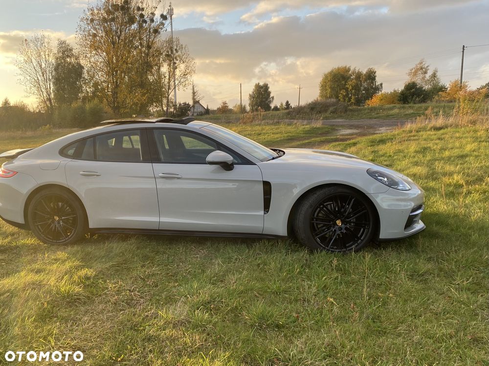 Porsche Panamera 4 - 12