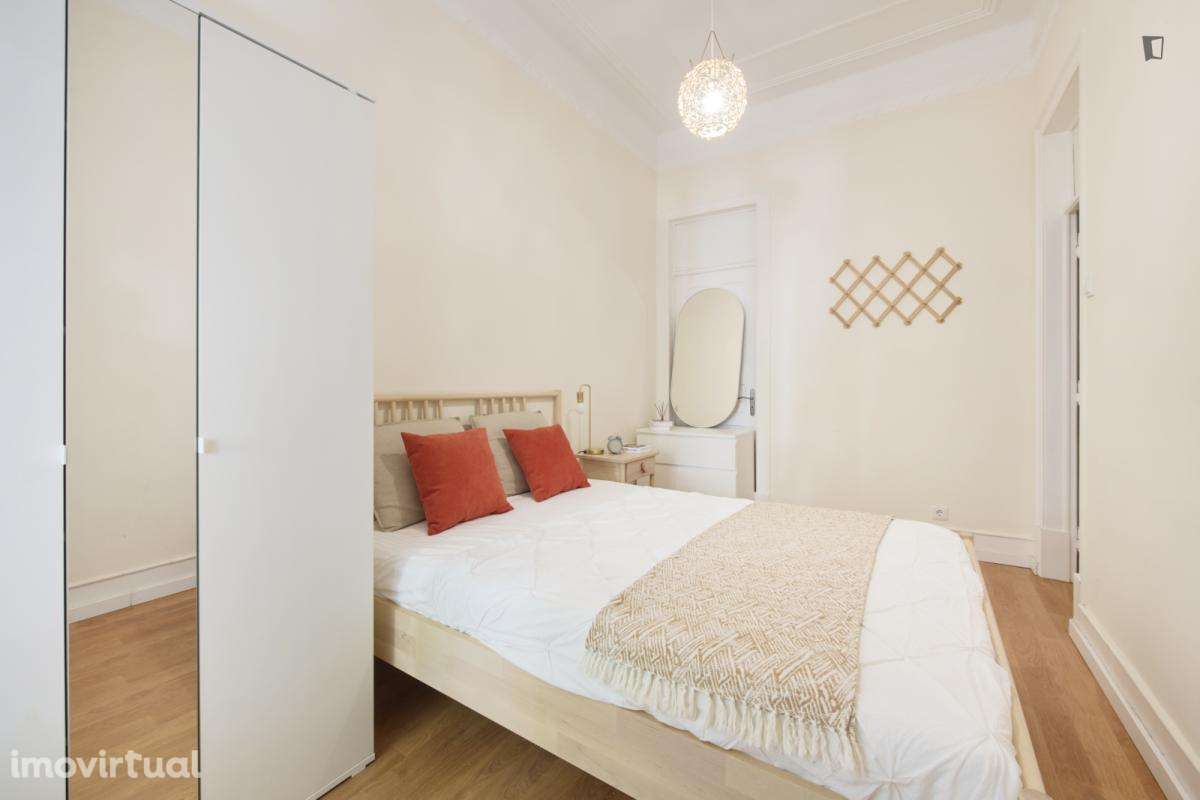 Quarto - localizado em Marquês de Pombal Lisbon - Grande imagem: 4/27