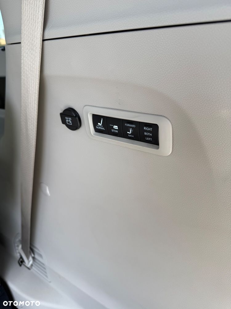 Chrysler Pacifica - 14