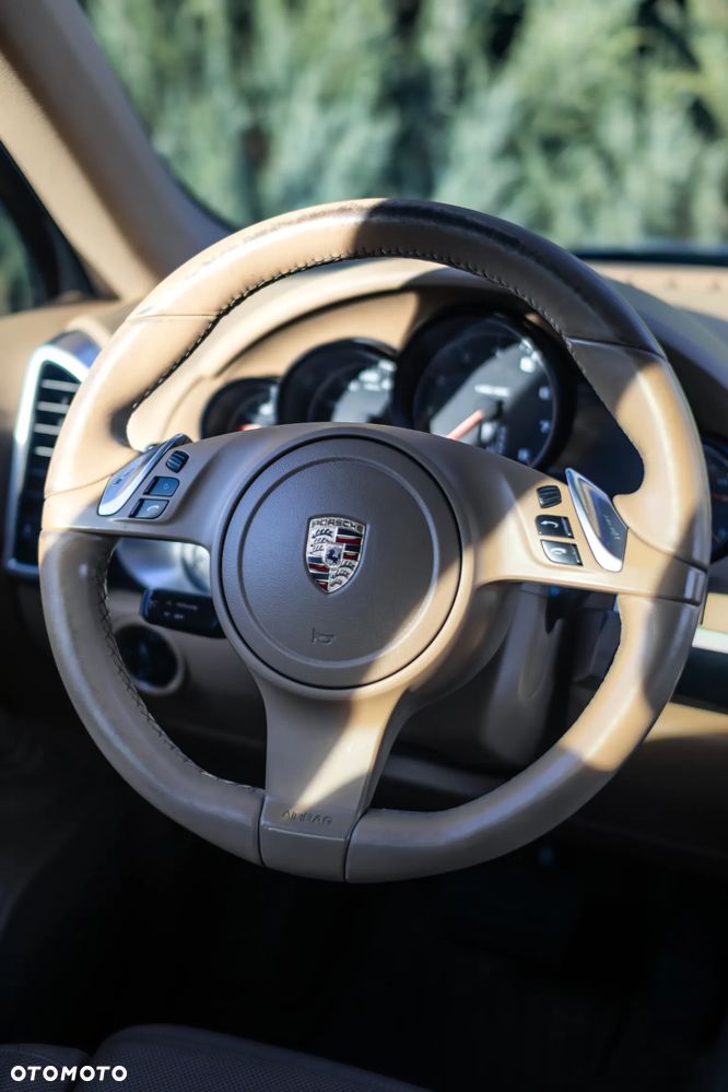 Porsche Cayenne Tiptronic S - 11