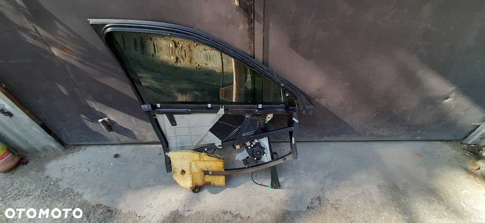 Audi A4 B5 Podnośnik szyby Ramka Szyba stelaż lewy prawy  Silniczek Szyby LEWY 8d0837753c 8d0837397c li 90853347 8d0837398c re 8d0837754c 90821228 - 10
