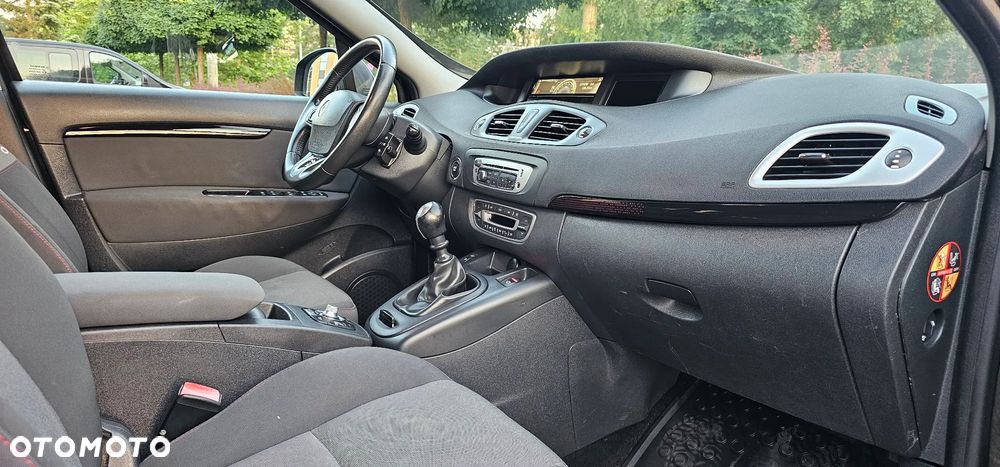 Renault Grand Scenic Gr 1.2 TCe Energy Limited EU6 - 17