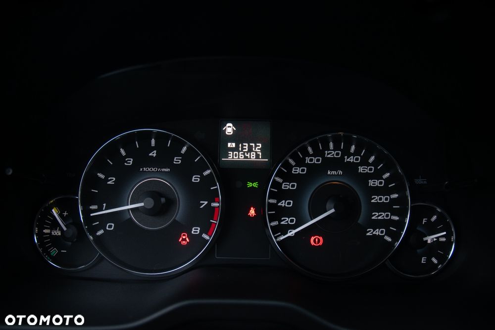 Subaru Legacy 2.0i Trend - 11