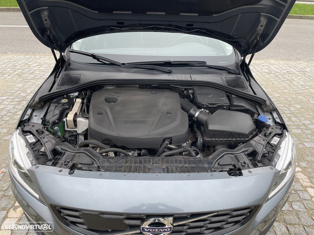 Volvo V60 Cross Country 2.0 D3 Momentum Geartronic - 19