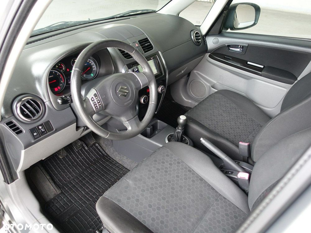 Suzuki SX4 1.6 VVT 4x4 Style - 12