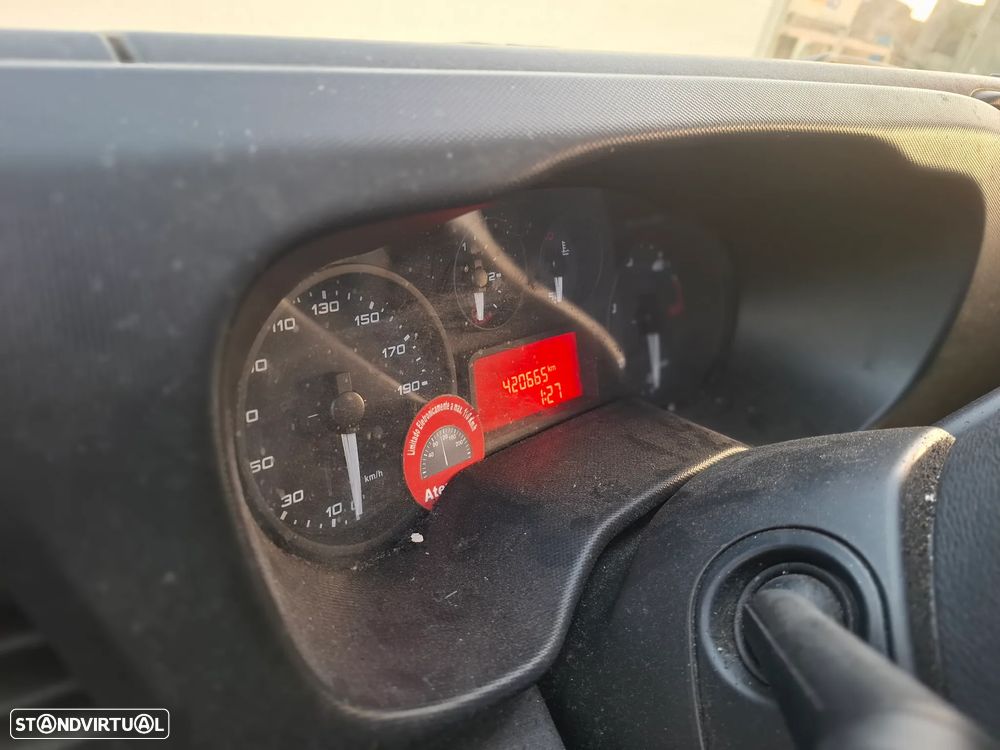 Iveco Iveco 35.17 cx fechada com plat elevatoria - 3