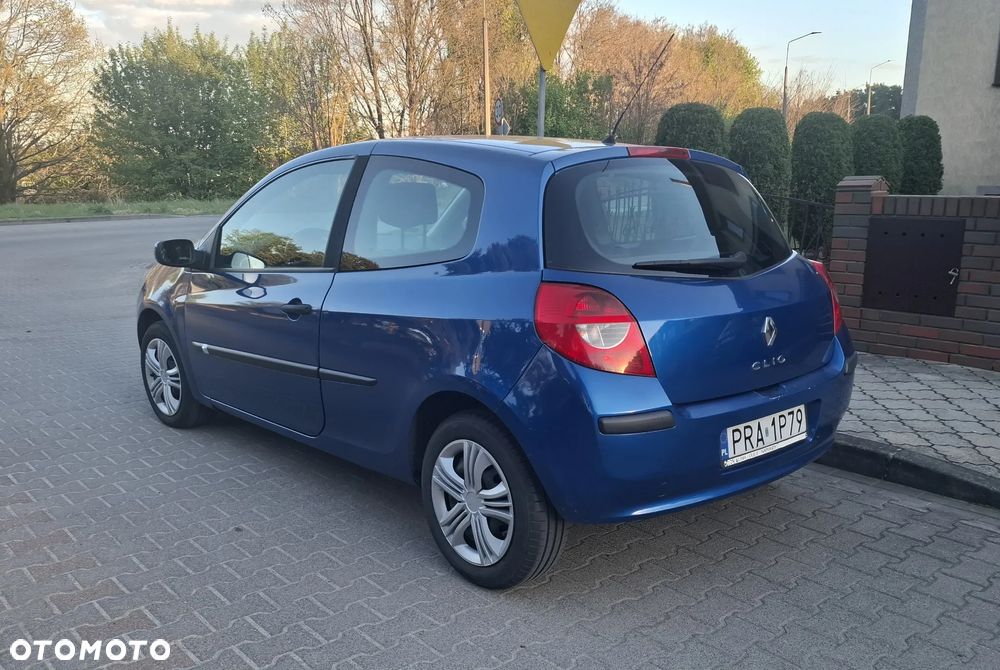 Renault Clio - 7