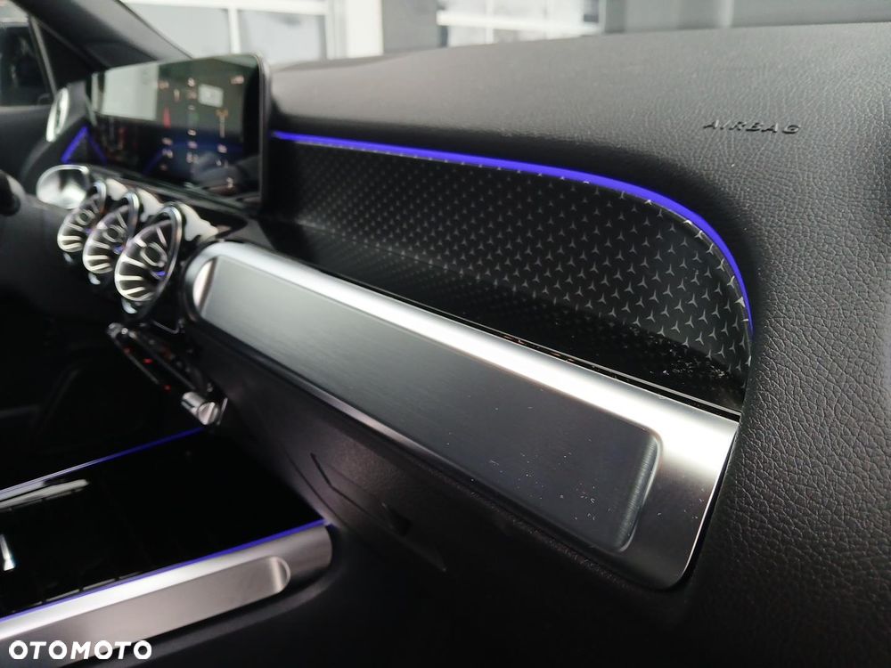 Mercedes-Benz GLB 200 Progressive 7G-DCT - 11