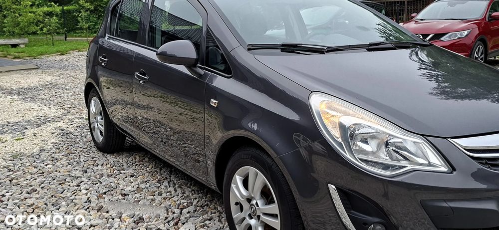 Opel Corsa 1.4 16V Innovation - 10