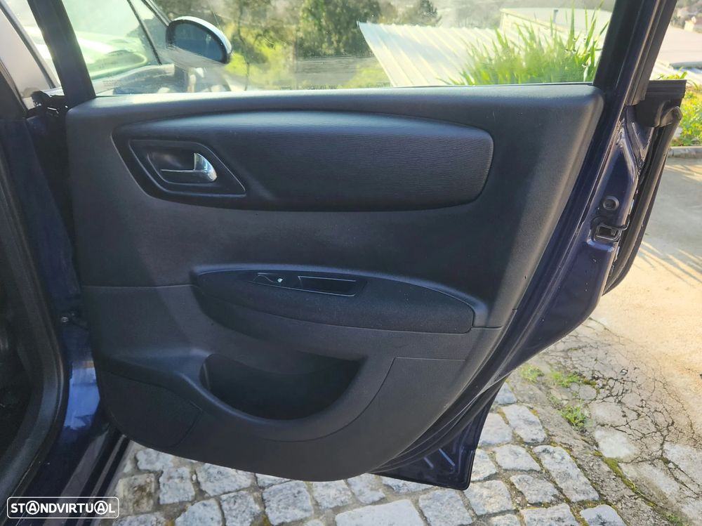 Citroën C4 1.6 HDi VTR Pack Airdream - 16