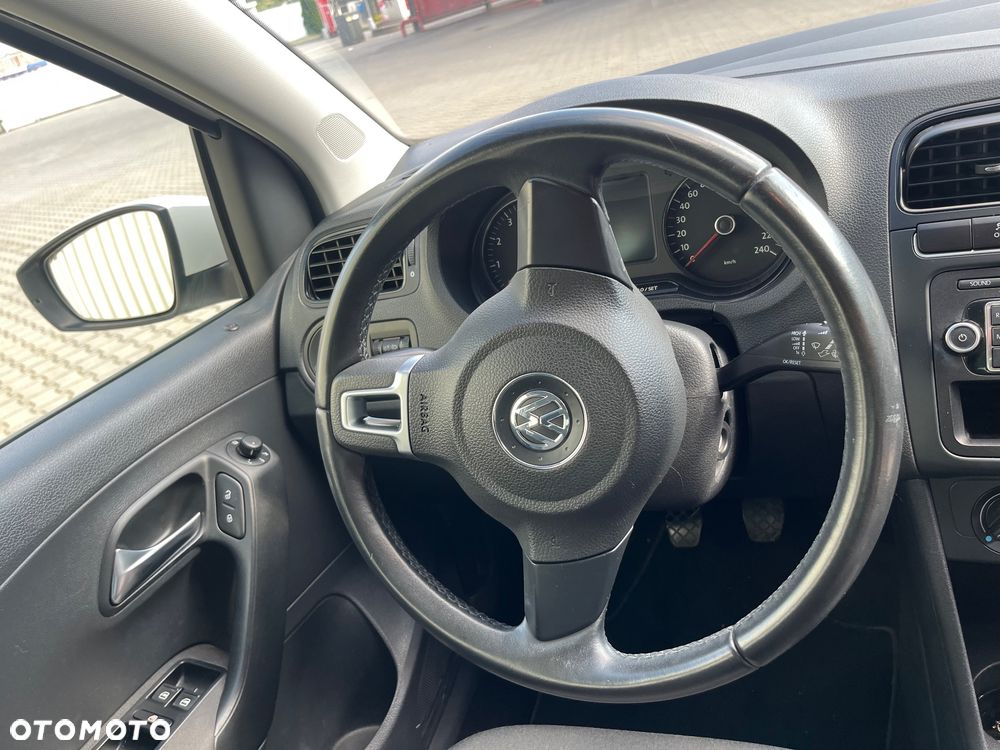 Volkswagen Polo - 8