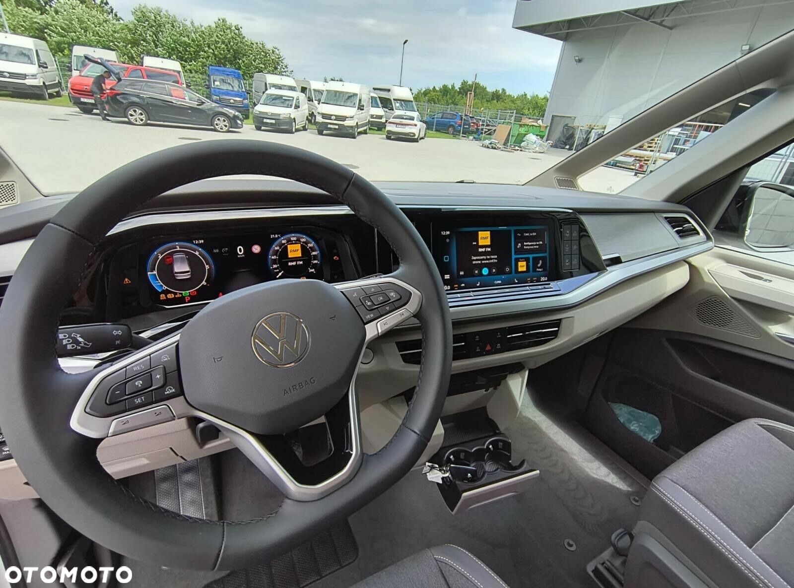 Volkswagen california Ocean silnik: 2,0 l TDI SCR 150 KM / skrzynia biegów: 7-biegowa DSG rozstaw osi: 3124 mm - 15