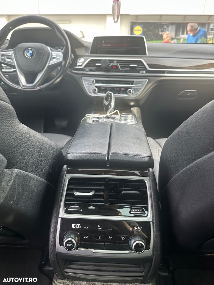 BMW Seria 7 740e iPerformance - 10