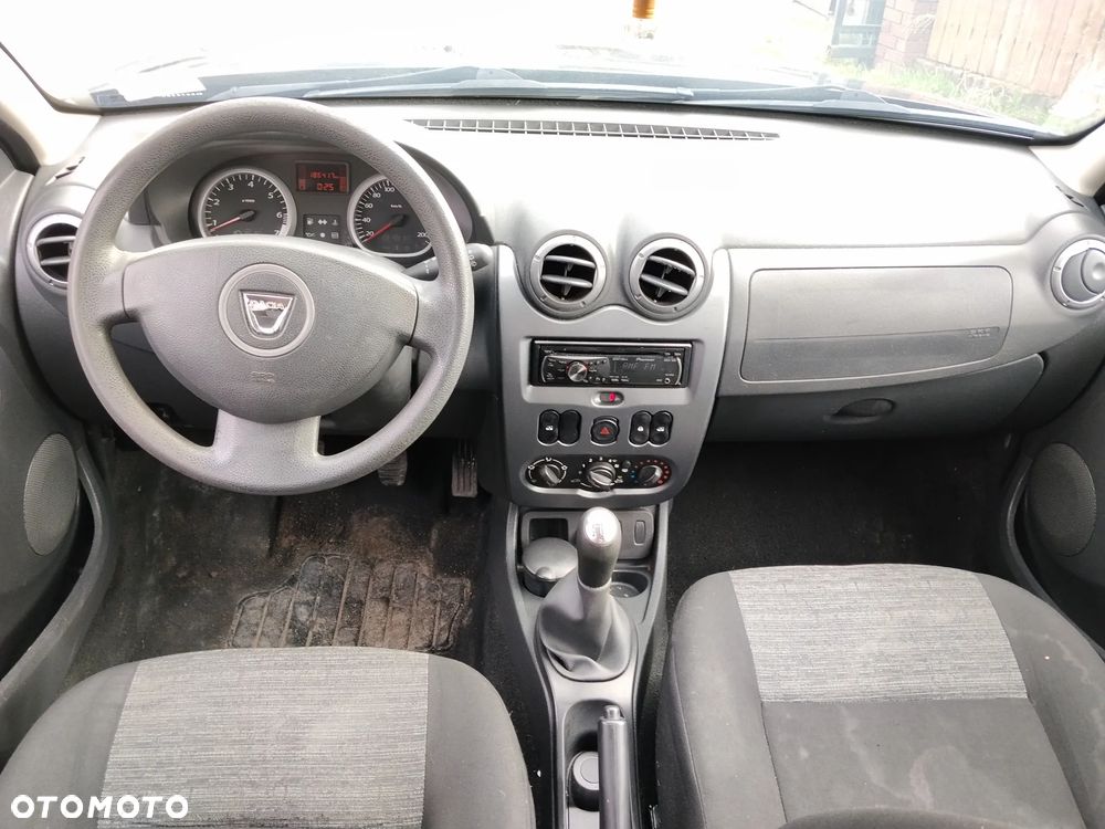 Dacia Duster SCe 115 4x2 Celebration - 17