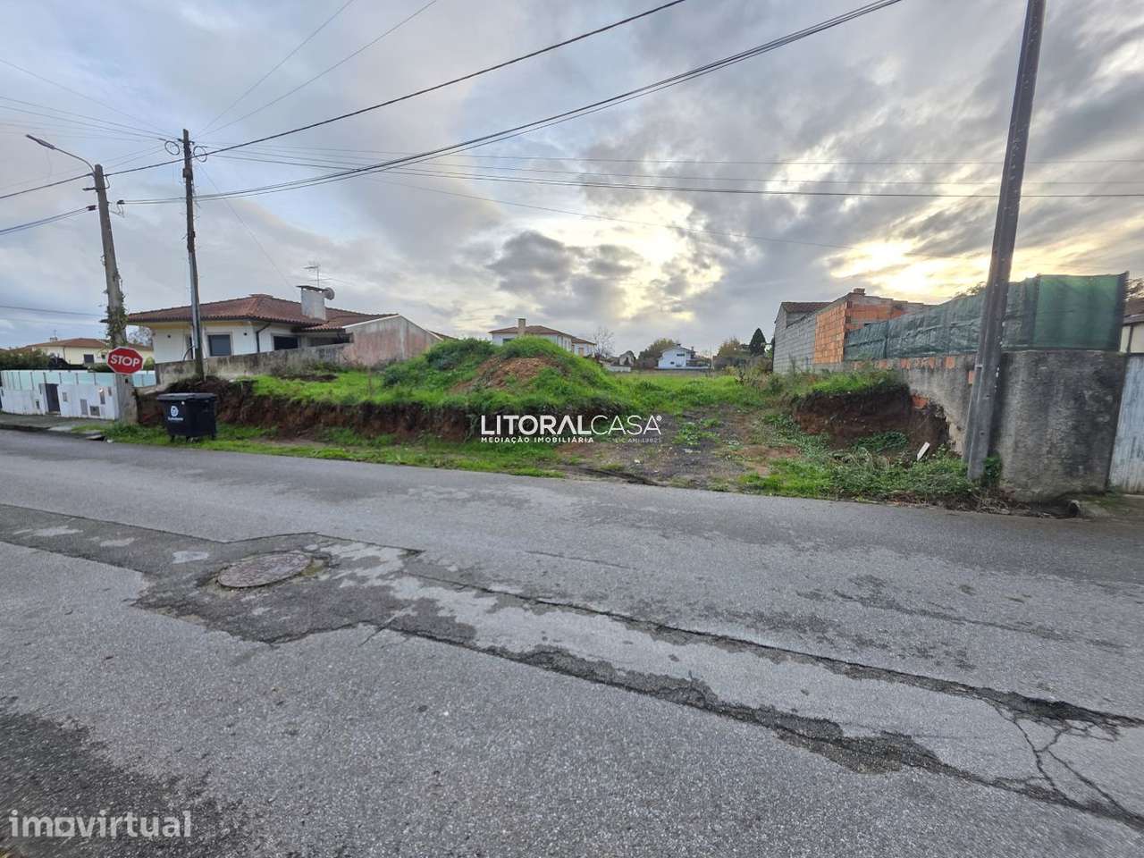 Terreno Urbano com duas frentes - Grande imagem: 2/22